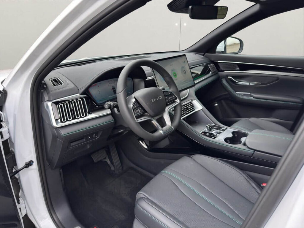Innenraum der BYD Seal U Occasion mit hochwertiger Ausstattung