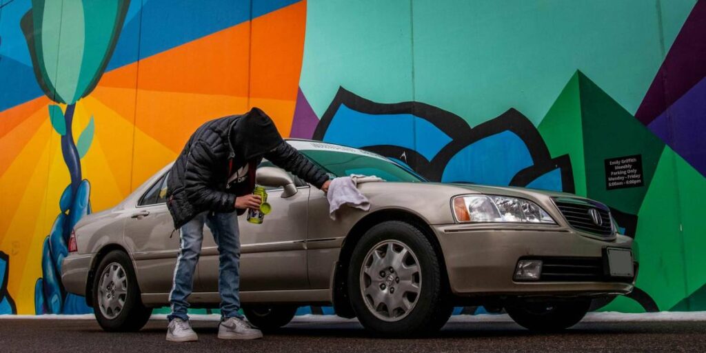 Schritt 1 – Fahrzeug prüfen und Unterlagen vorbereiten, um Ihr Auto zum besten Preis zu verkaufen